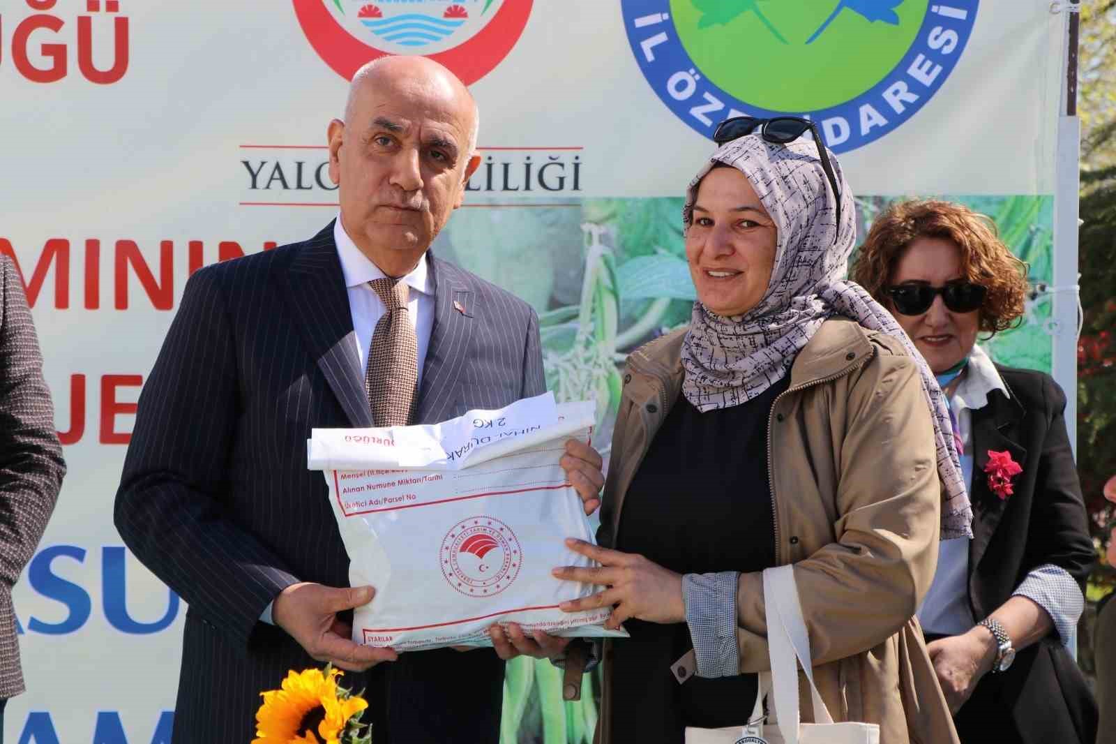 Yalova’da çiftçiye ayçiçeği ve fasulye tohumu desteği
