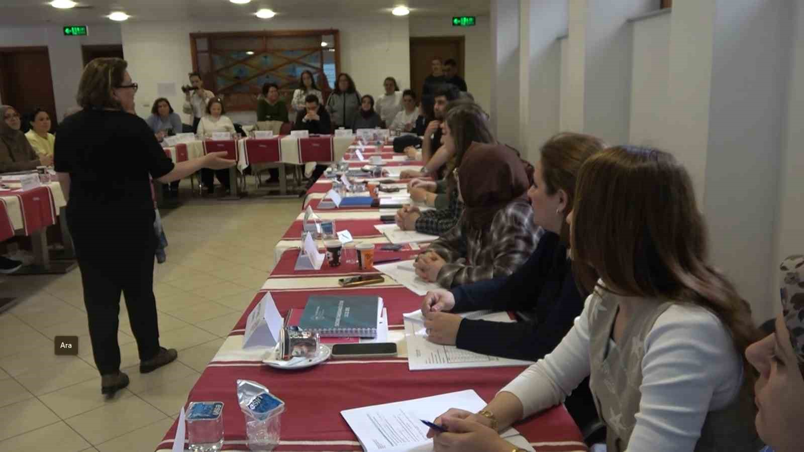 Yalova’da "Emzirme Danışmanlığı ve Ulusal Değerlendirici Sağlık Personeli Eğitimi"
