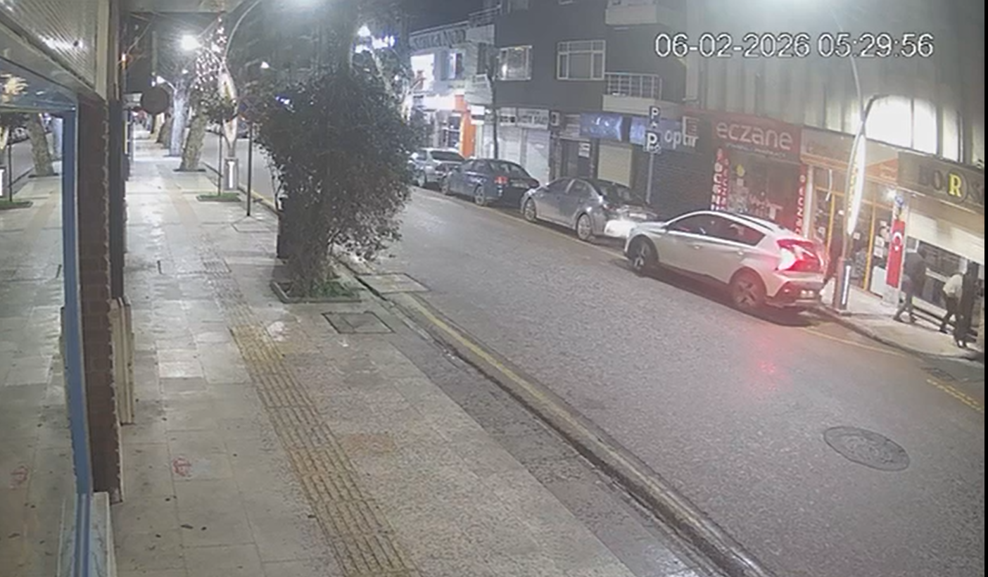 Yalova’da film gibi kuyumcu soygunu
