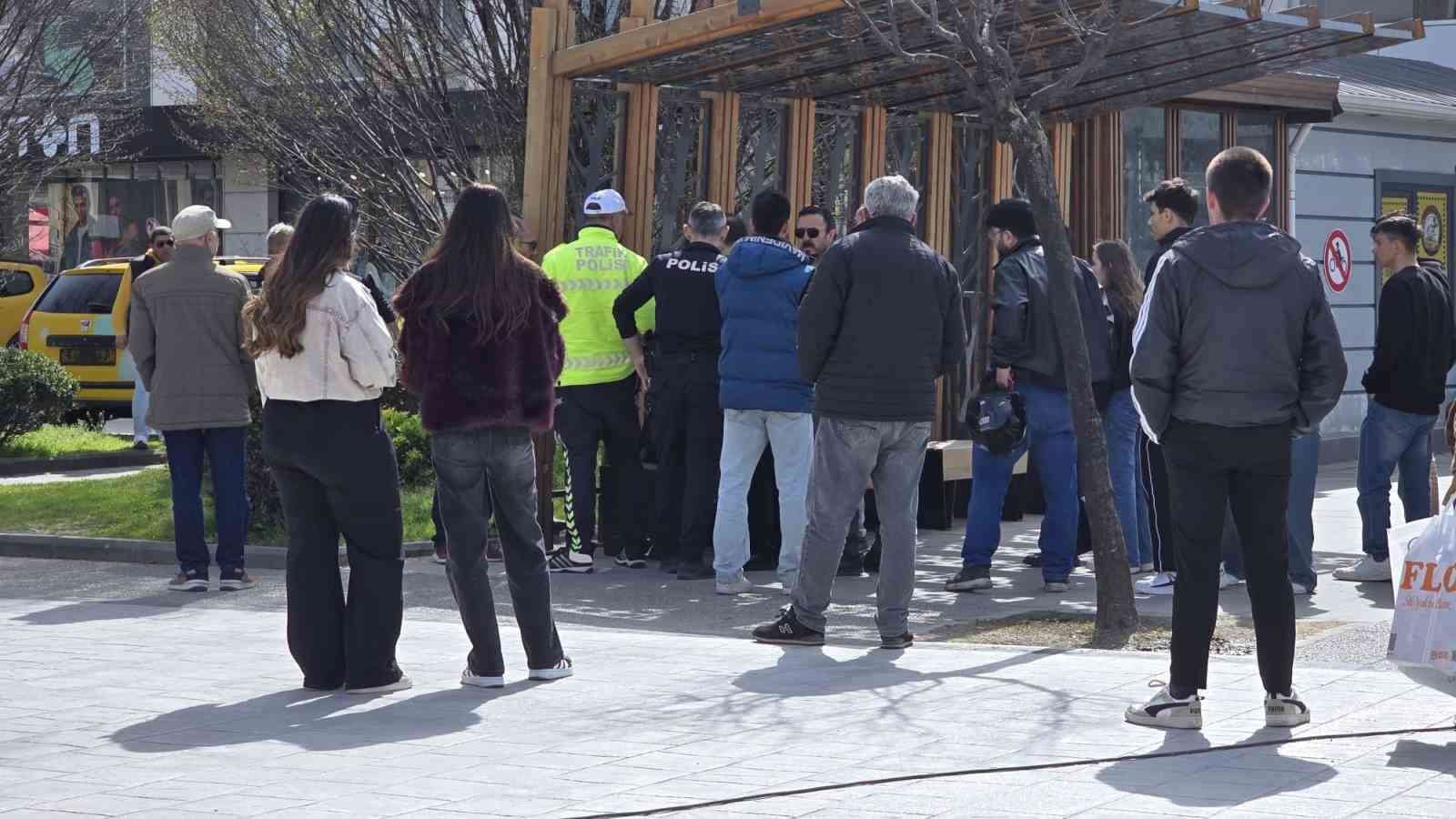 Yalova’da izinsiz fotoğraf çeken şahsa meydan dayağı
