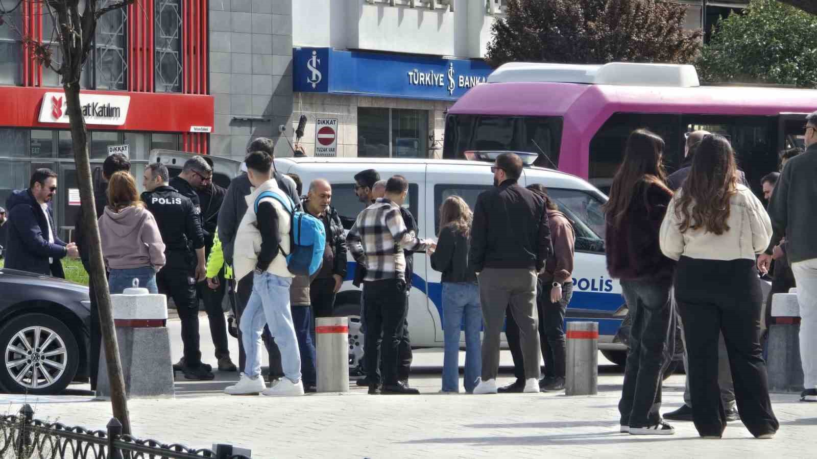 Yalova’da izinsiz fotoğraf çeken şahsa meydan dayağı
