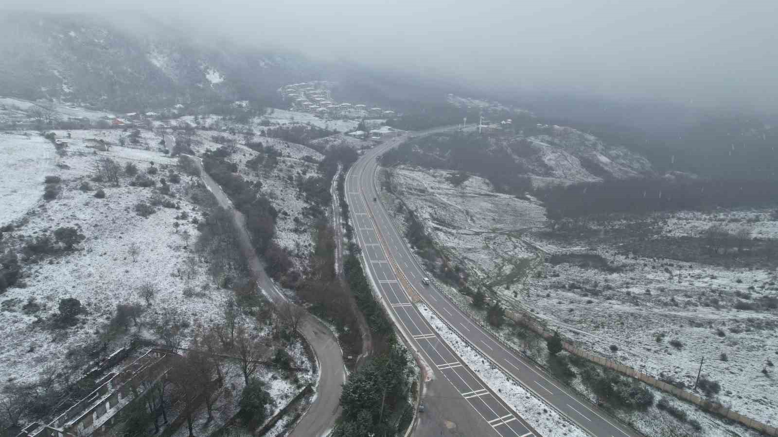 Yalova’da kar yağışı
