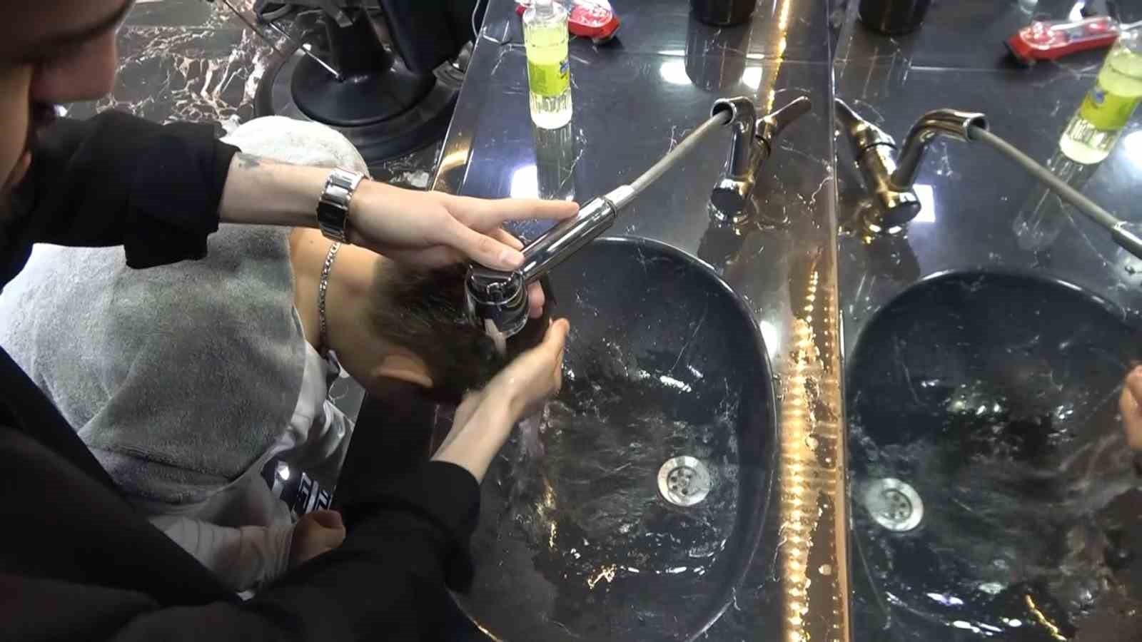 Yalovalı berberden 23 Nisan’da çocuklara ücretsiz tıraş jesti
