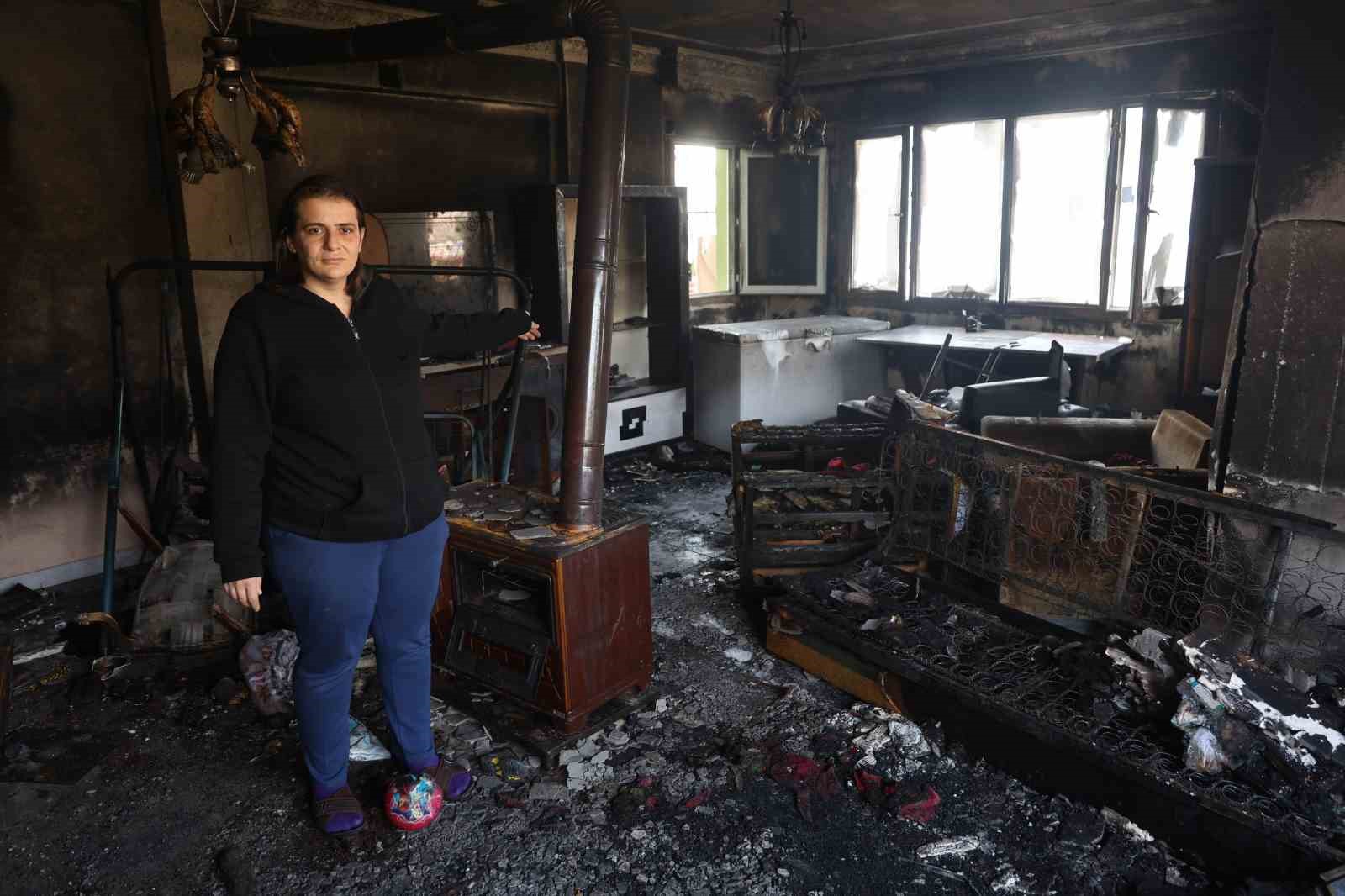 Yangında 4 çocuğuyla birlikte felaketi yaşayan annenin tek başına verdiği emek küle döndü
