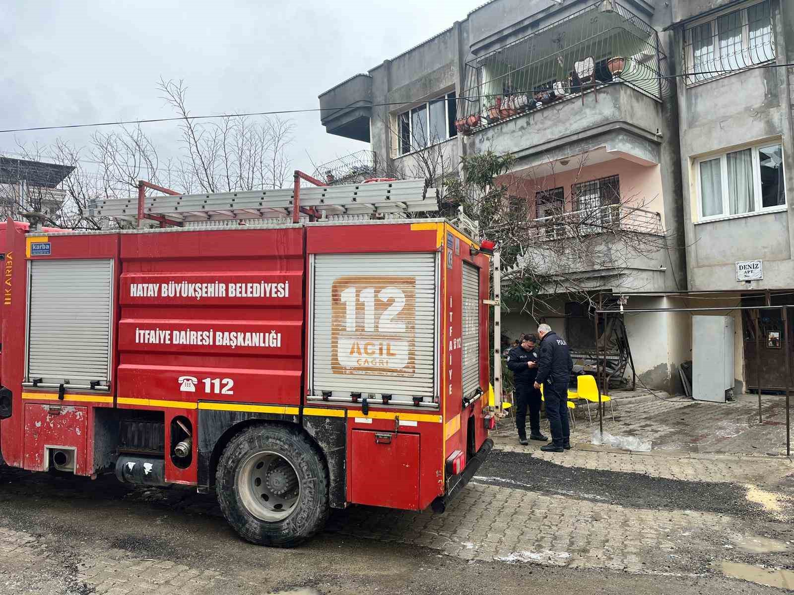 Yangında 4 çocuğuyla birlikte felaketi yaşayan annenin tek başına verdiği emek küle döndü
