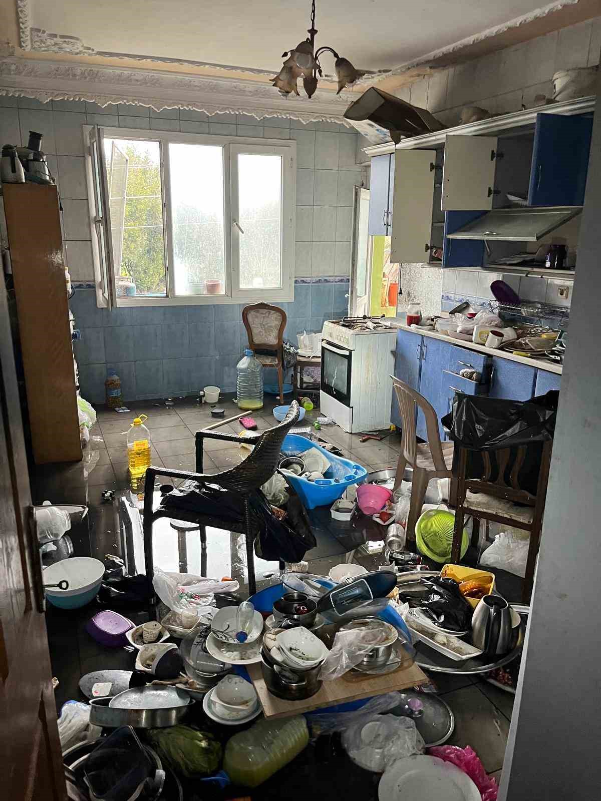 Yangında 4 çocuğuyla birlikte felaketi yaşayan annenin tek başına verdiği emek küle döndü
