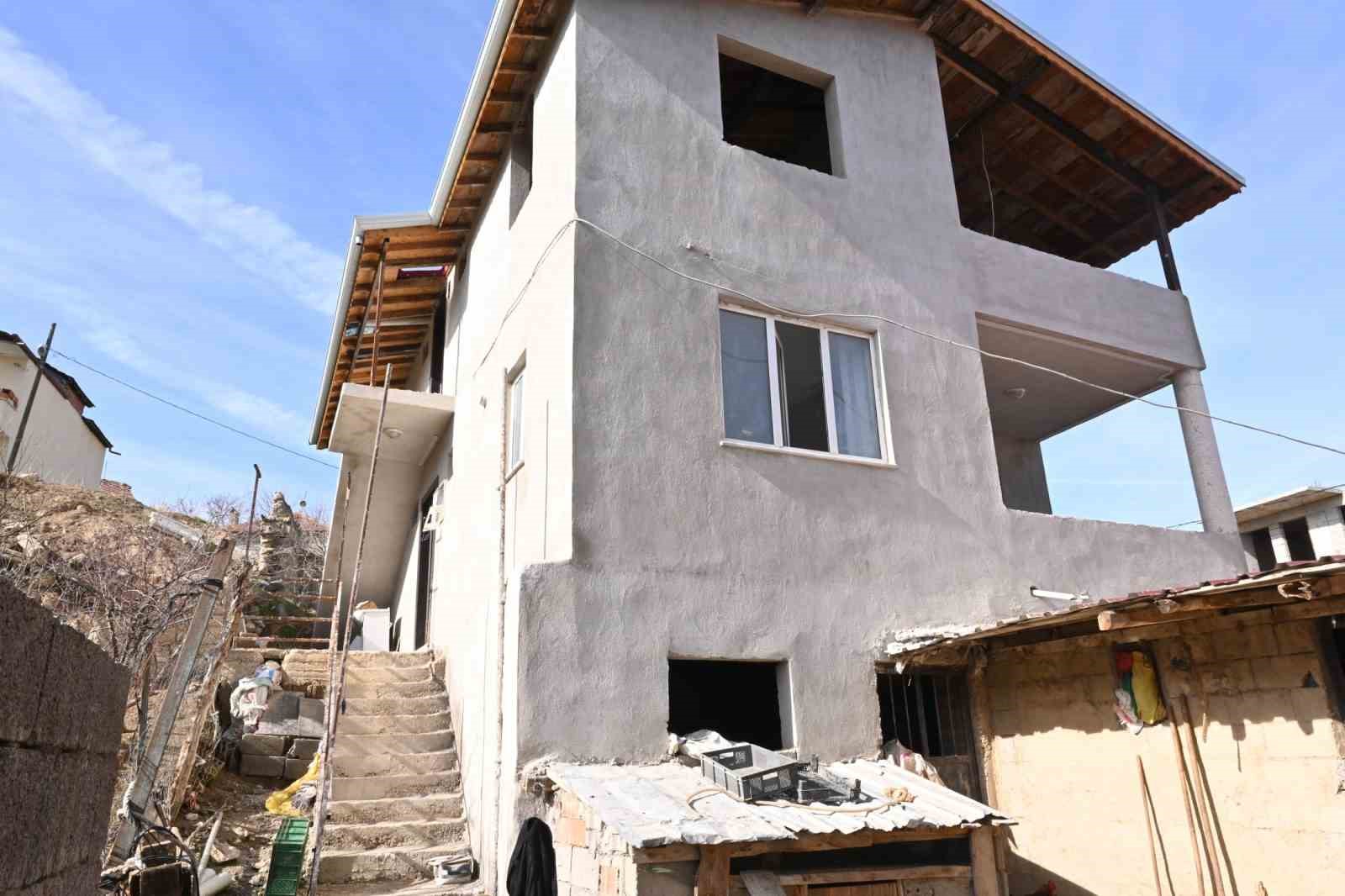 Yangında evini kaybeden aileye yeni yuva
