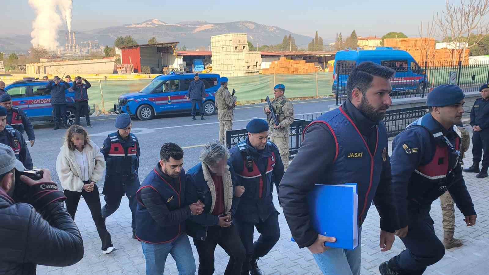 Yangında ölen çift ile ilgili kundaklama iddiası: Torunu ve 5 kişi adliyeye sevk edildi
