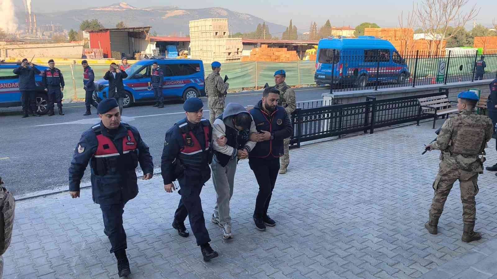 Yangında ölen çift ile ilgili kundaklama iddiası: Torunu ve 5 kişi adliyeye sevk edildi
