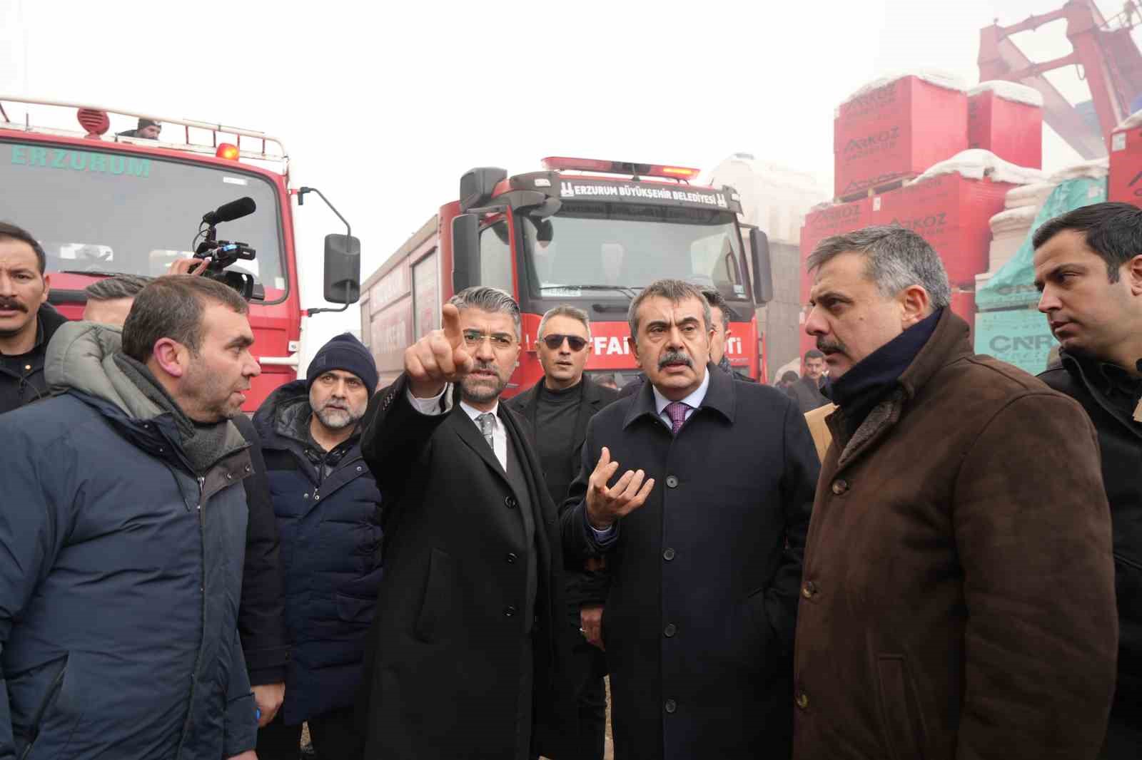 Yangında ölü sayısı 2’ye yükseldi
