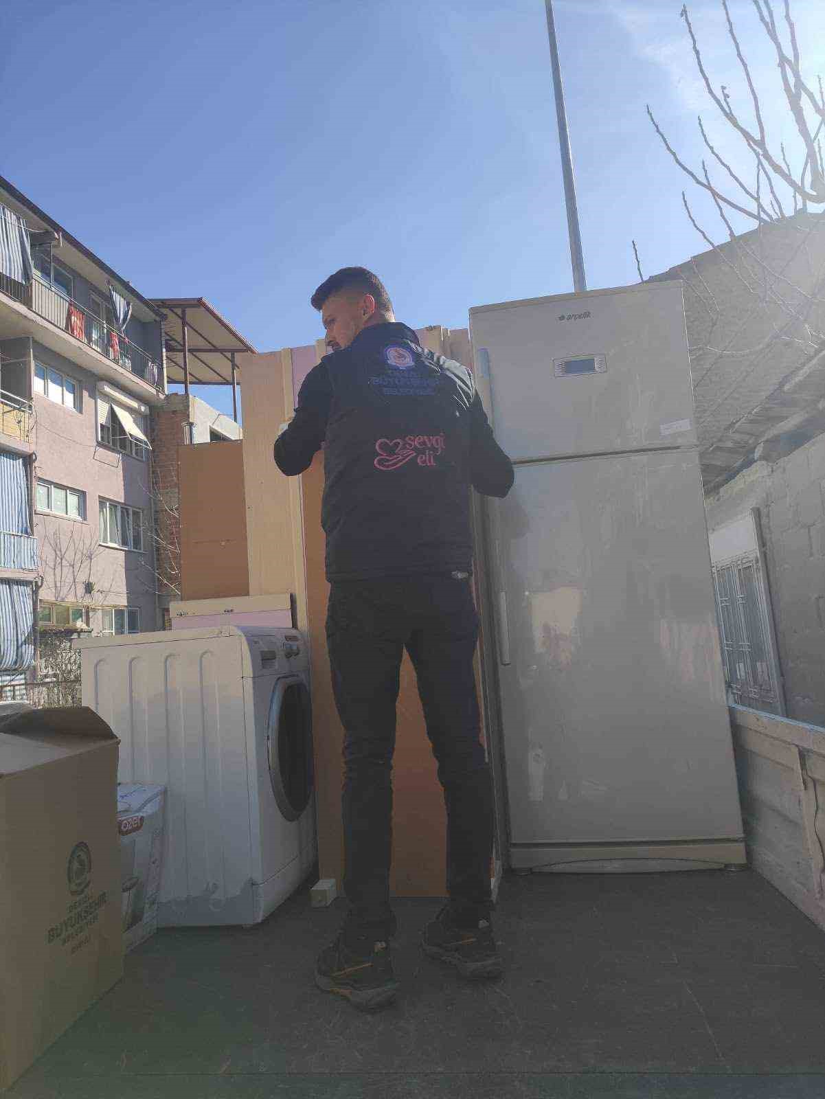 Yangının yaralarını Sevgi Eli sardı
