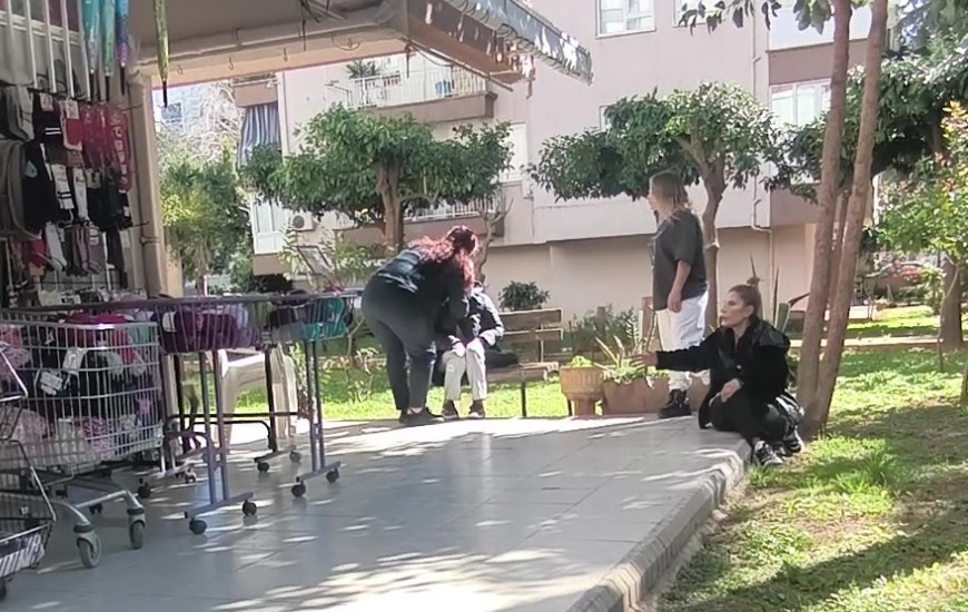 Yanındaki kadını öldürüp aynı silahla intihar etti
