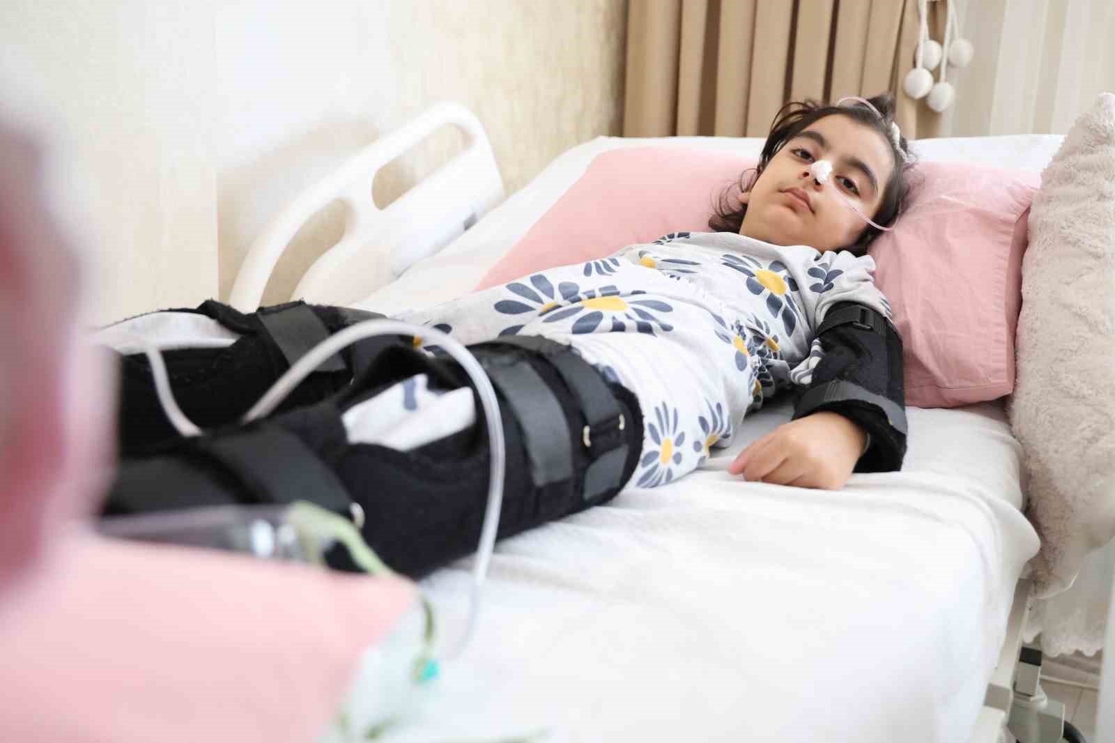 ’Yanlış iğne’ iddiasıyla yatalak olan 4 yaşındaki Mihra yaşam mücadelesi veriyor
