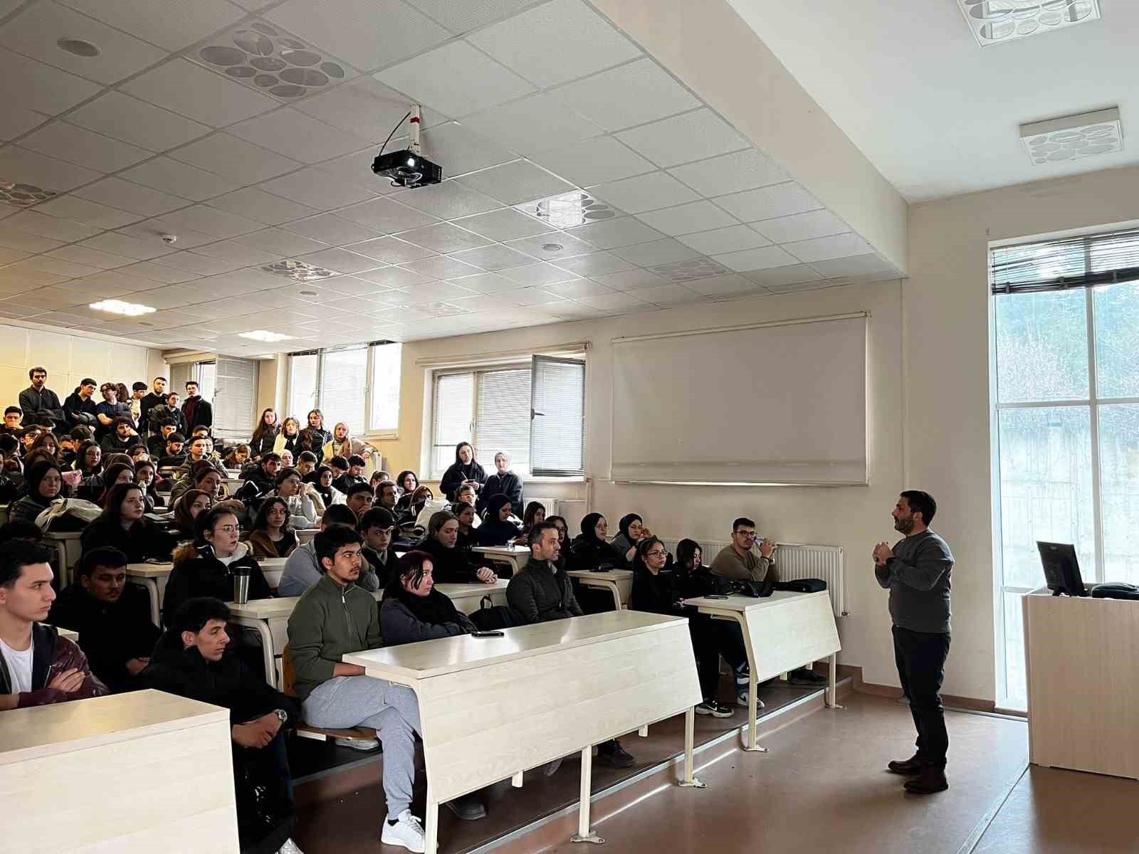 Yapay zeka okuryazarlığı ele alındı
