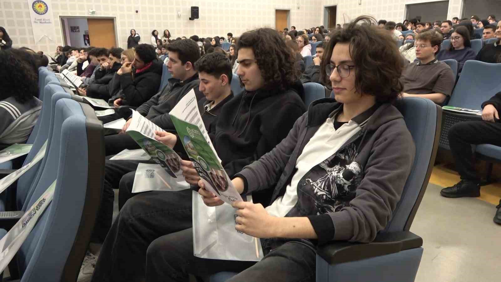 Yapay zekanın eğitim ve sağlıktaki etkileri lise öğrencileriyle paylaşıldı
Yapay zekanın eğitim ve sağlıktaki etkileri lise öğrencileriyle paylaşıldı