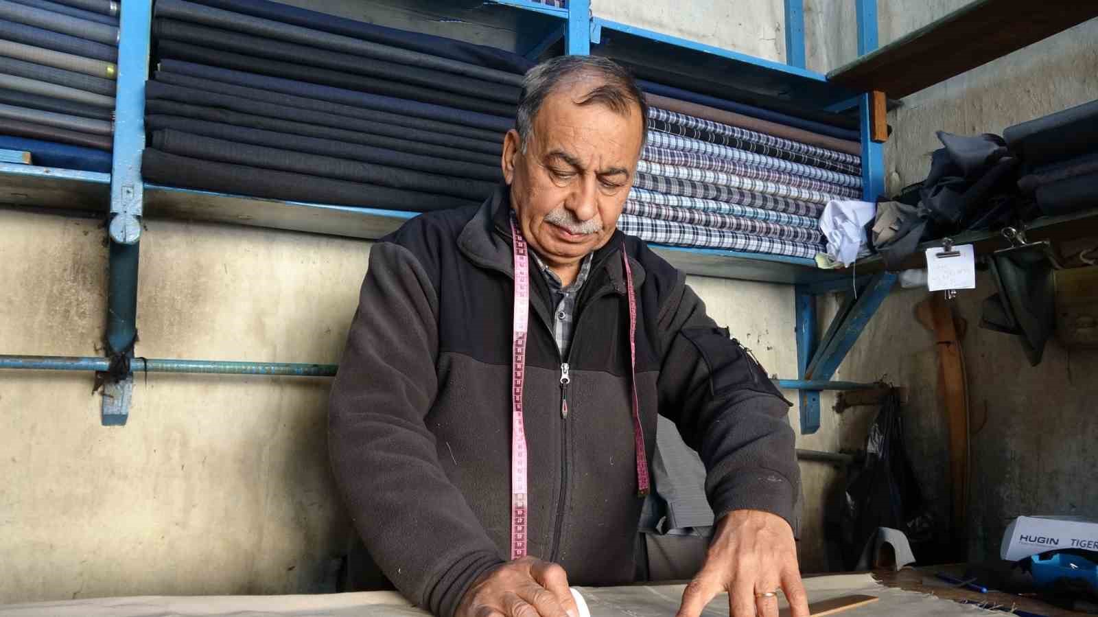 Yarım asırdır geleneksel şalvar dikiyor
