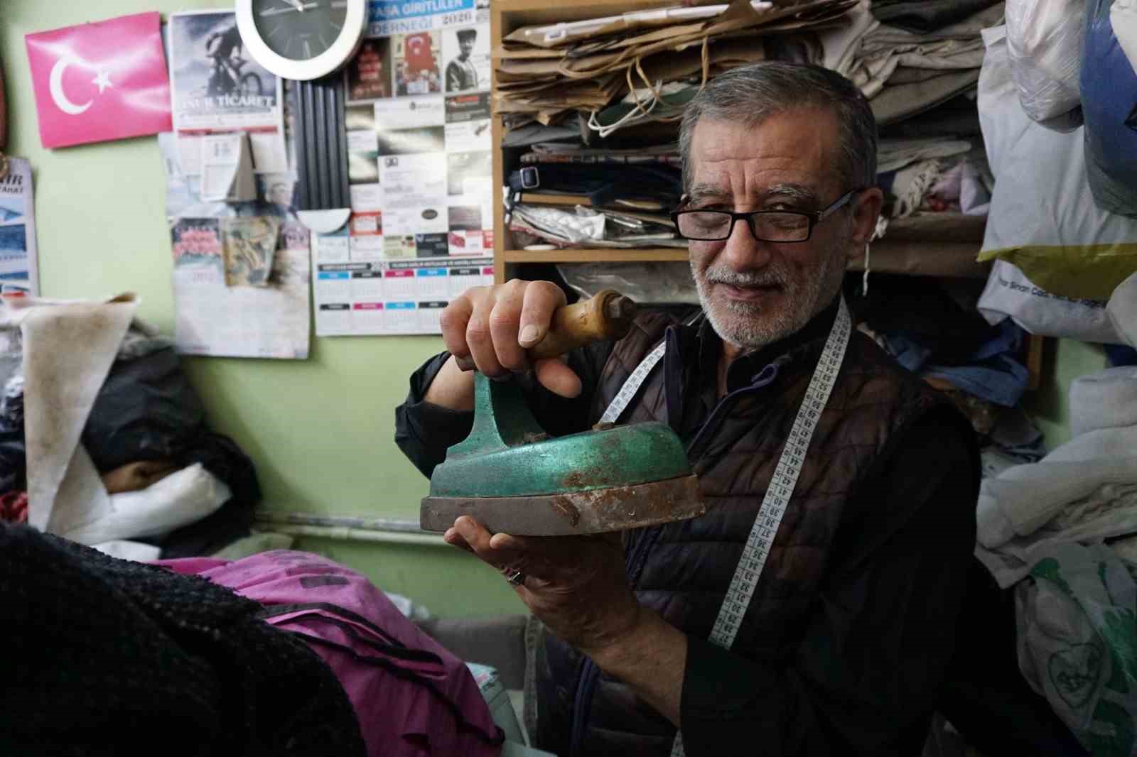Yarım asırlık emektar terzi hazır giyime karşı zanaatını yaşatıyor
