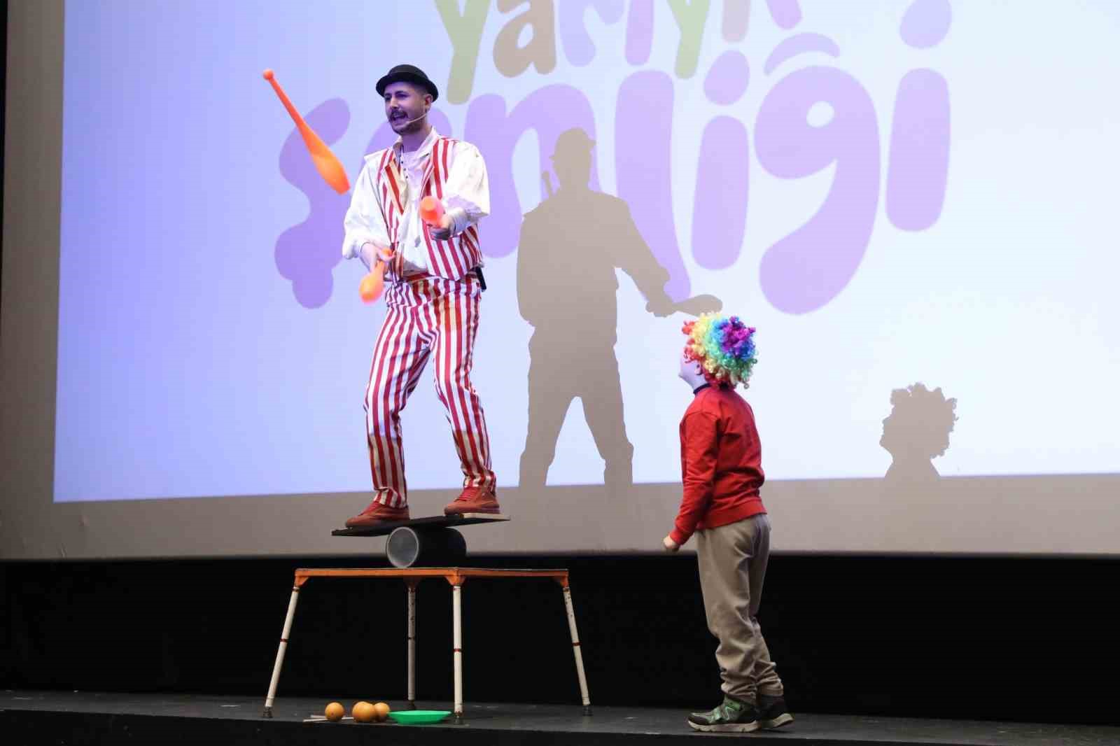 ’Yarıyıl Şenliği’ne renkli final
