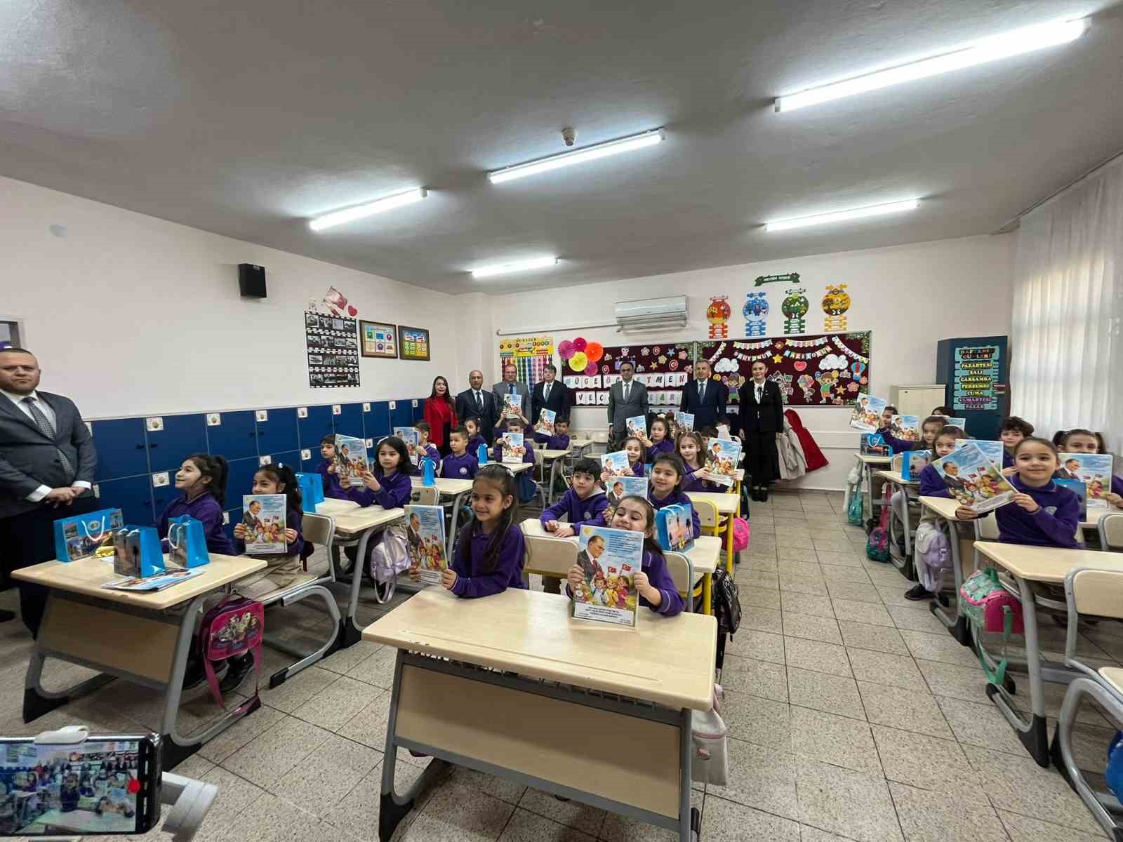 Yarıyıl tatili başladı, İzmir’de 721 bin 862 öğrenci karne sevinci yaşadı
