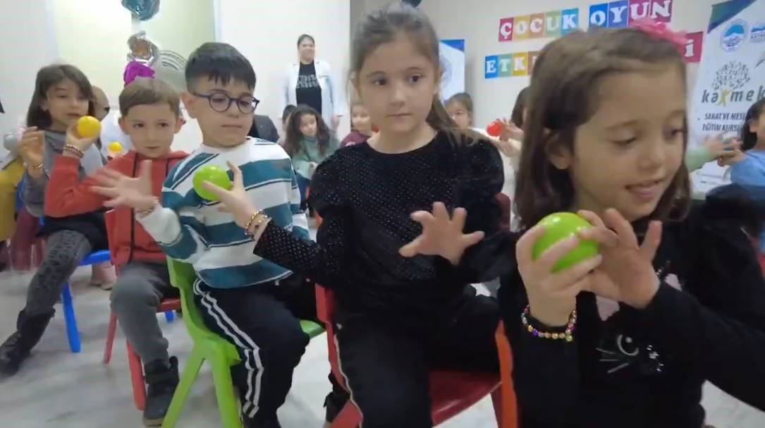 Yarıyıl tatili, çocuklar için şenliğe dönüştü
Yarıyıl tatili, çocuklar için şenliğe dönüştü