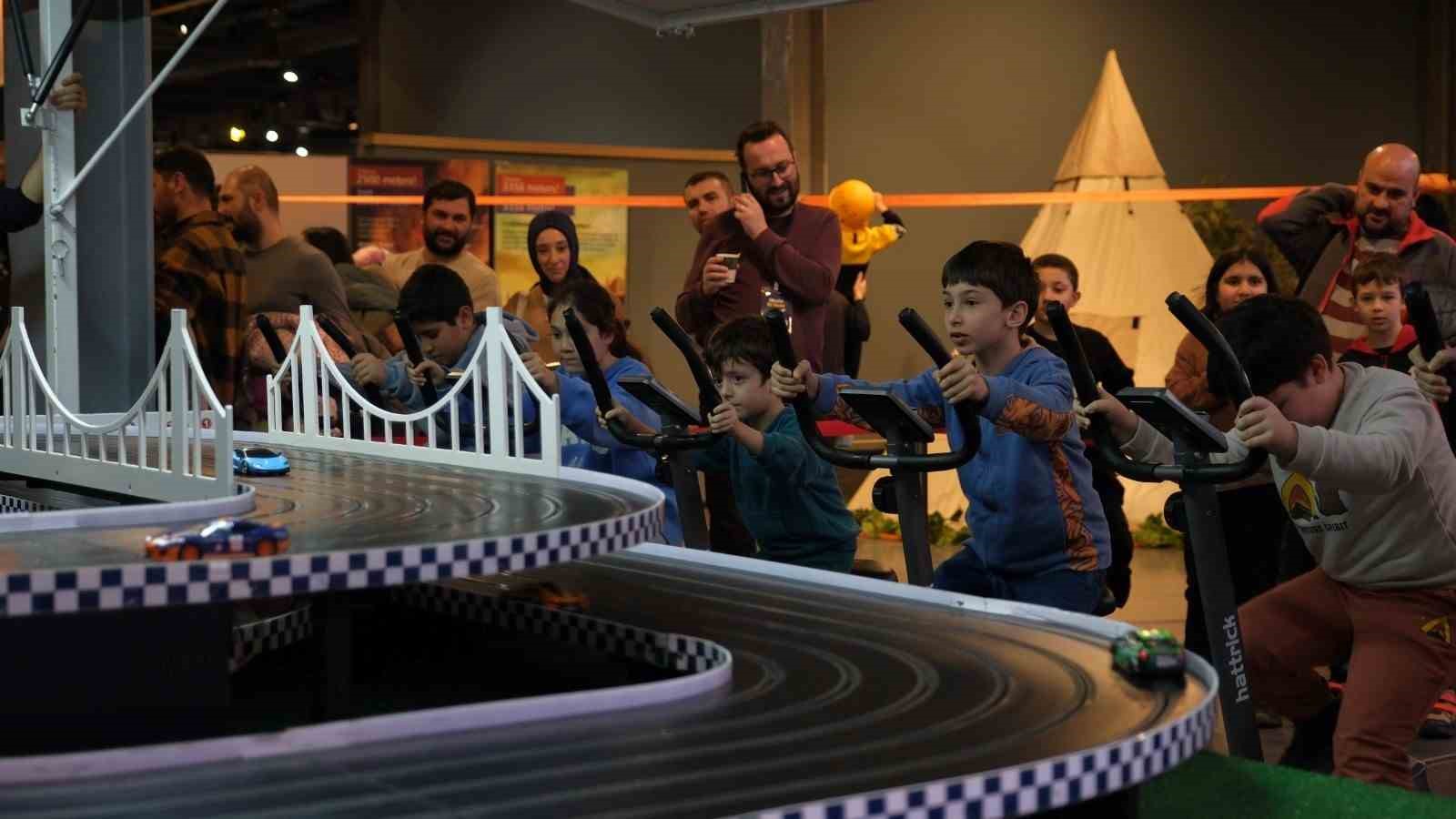 Yarıyıl tatilinde Bilim Merkezi’nde eğlence dorukta
