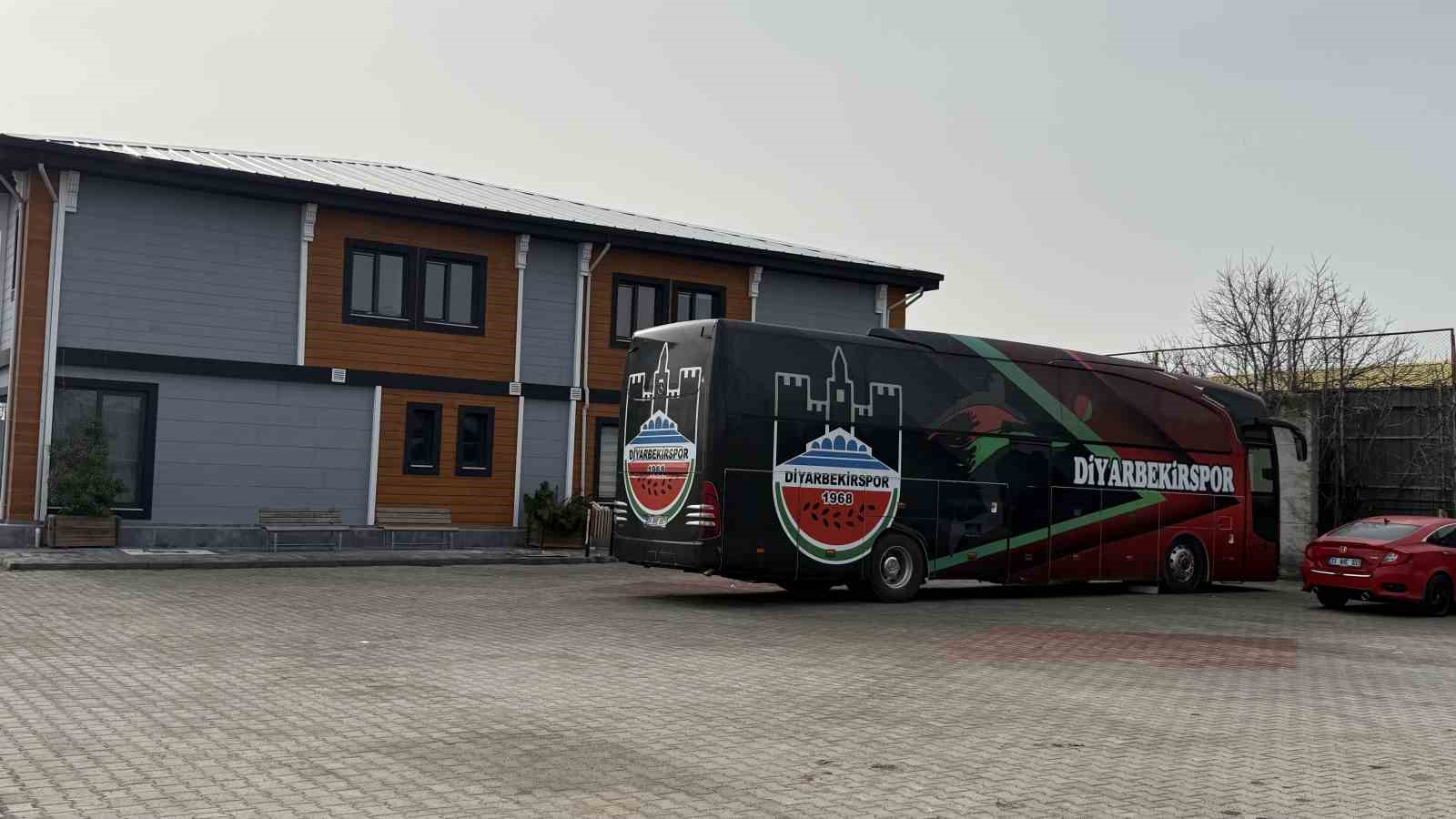 Yasa dışı bahis operasyonu kapsamında el konulan Diyarbekirspor’un binası görüntülendi
