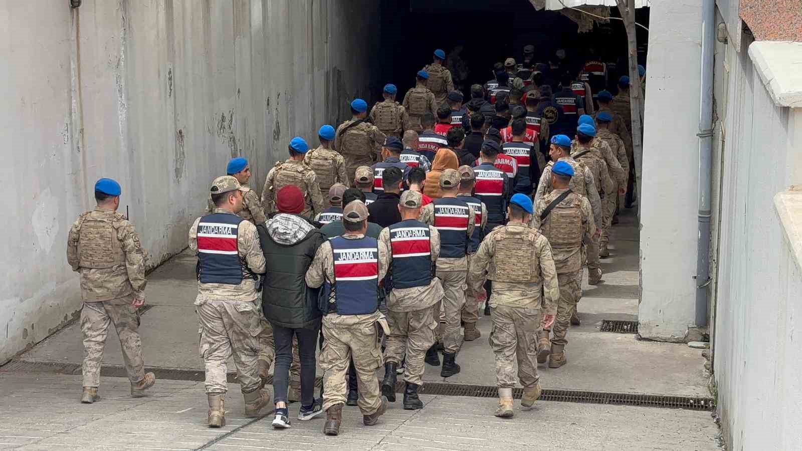 Yasa dışı bahis operasyonunda yakalanan 81 şüpheli adliyeye sevk edildi: Yoğun güvenlik önlemleri alındı
