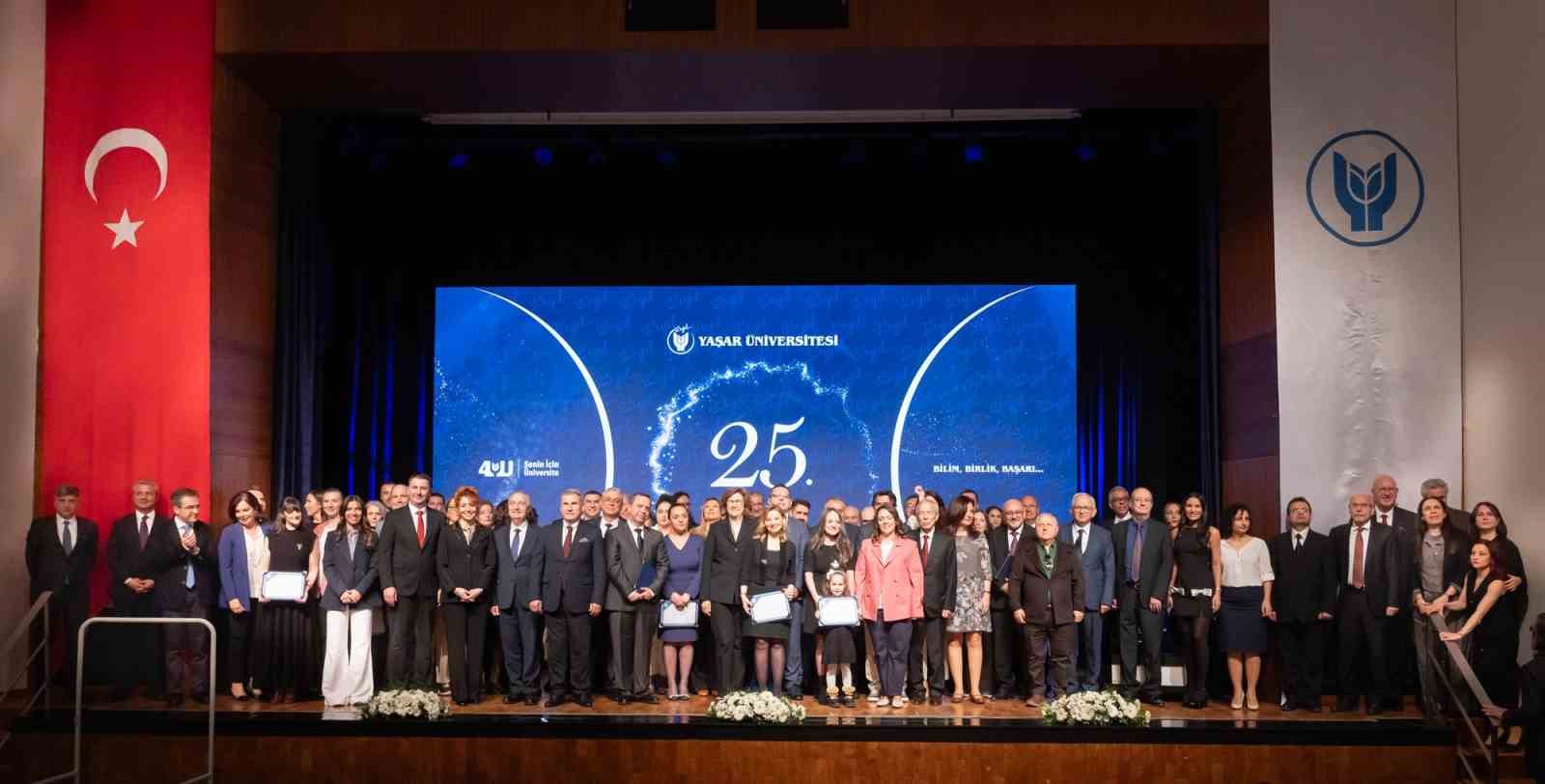 Yaşar Üniversitesi’nde 25’nci yıl gururu
Yaşar Üniversitesi’nde 25’nci yıl gururu