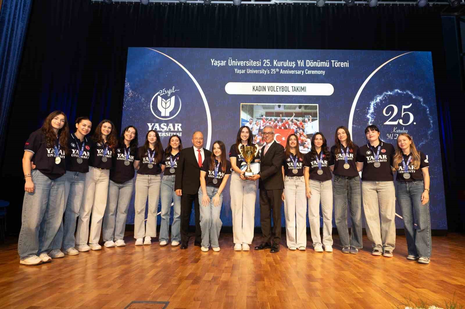 Yaşar Üniversitesi’nde 25’nci yıl gururu
Yaşar Üniversitesi’nde 25’nci yıl gururu