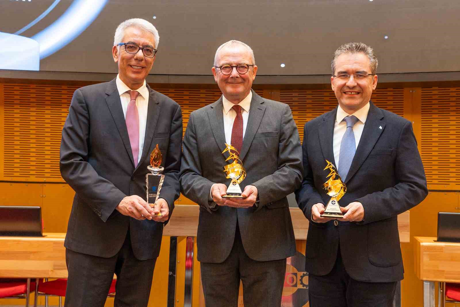 Yaşar Üniversitesi’ne EBSO’dan anlamlı ödül
