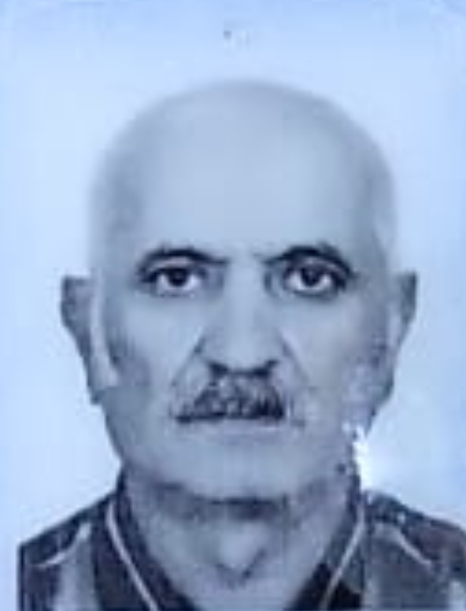 Yaşlı adam apartmanın merdiven boşluğunda ölü bulundu
