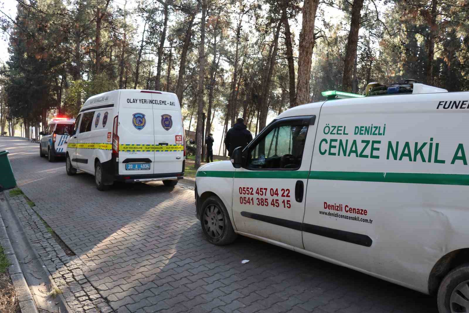 Yaşlı adam parkın lavabosunda ölü olarak bulundu
