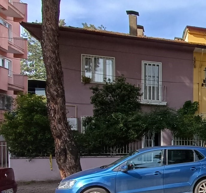 Yaşlı çift evinde bıçaklanarak öldürülmüştü: "Evde boş altın keseleri bulundu"
Yaşlı çift evinde bıçaklanarak öldürülmüştü: "Evde boş altın keseleri bulundu"