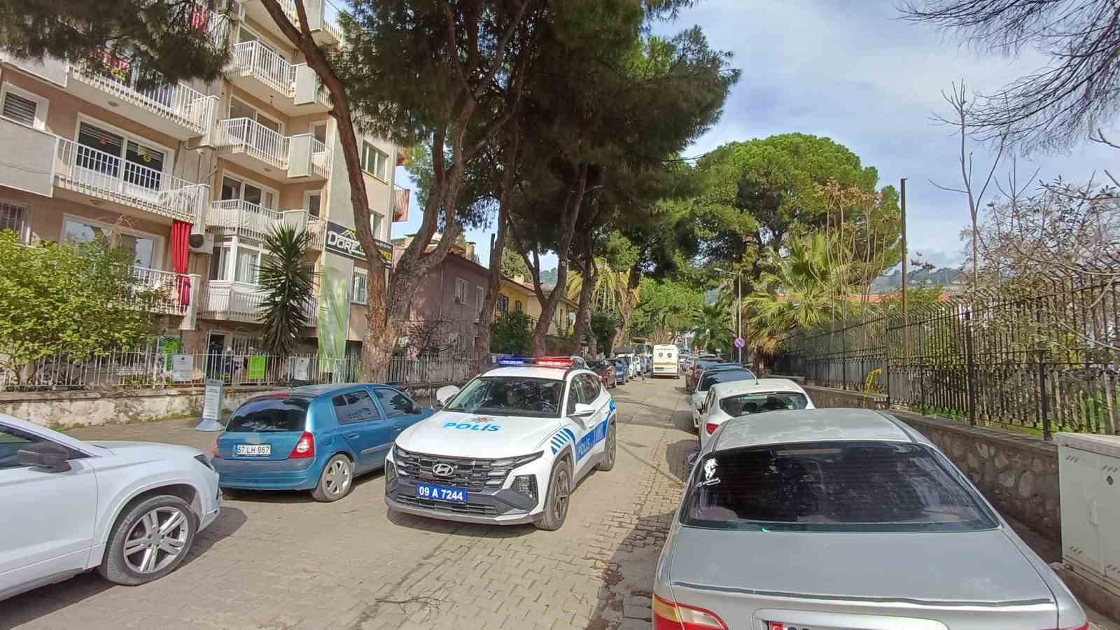 Yaşlı çift evinde bıçaklanarak öldürülmüştü: "Evde boş altın keseleri bulundu"
Yaşlı çift evinde bıçaklanarak öldürülmüştü: "Evde boş altın keseleri bulundu"