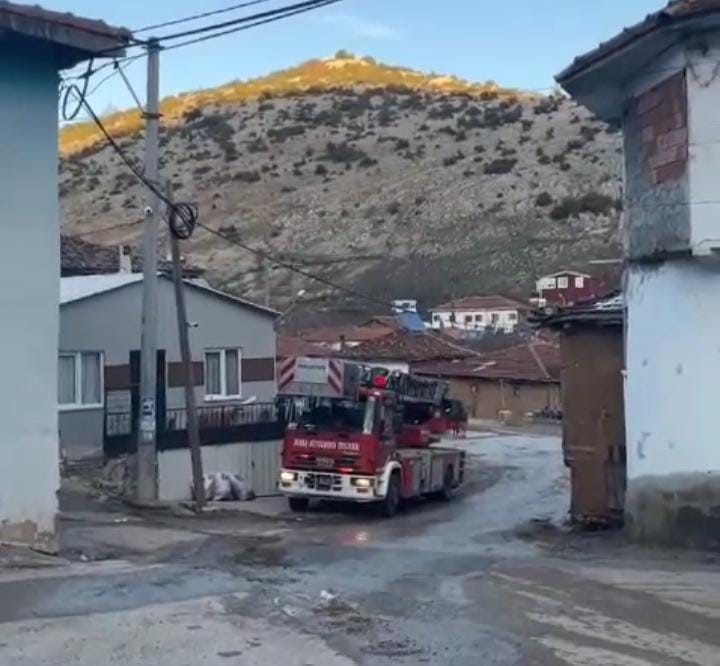 Yaşlı kadın evinde çıkan yangında hayatını kaybetti
