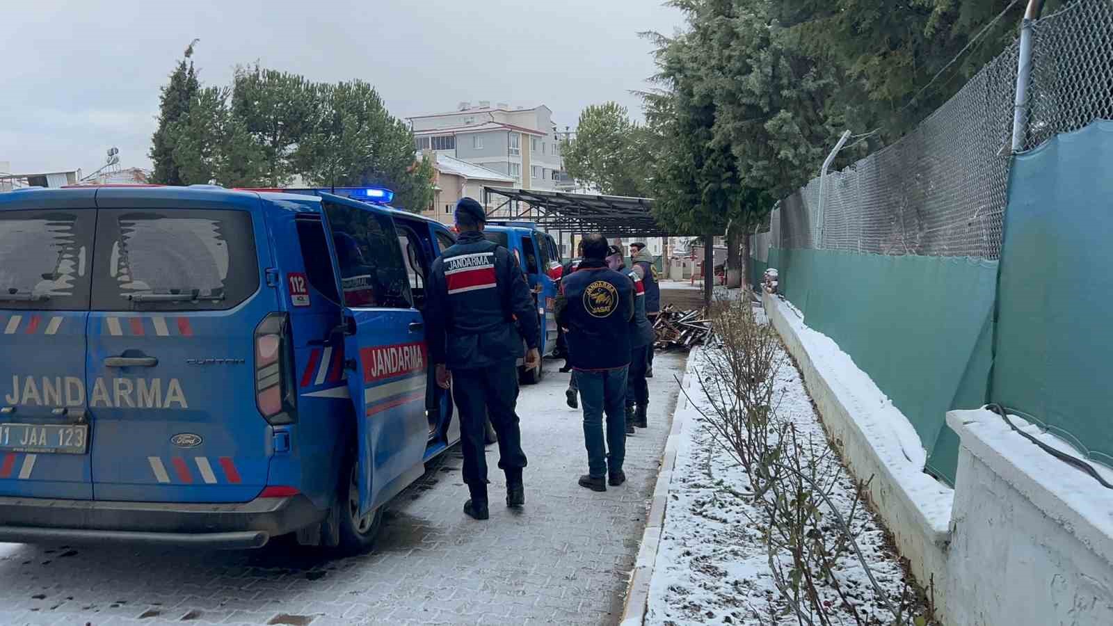 Yaşlı kadını dolandıranlar JASAT’tan kaçamadı
