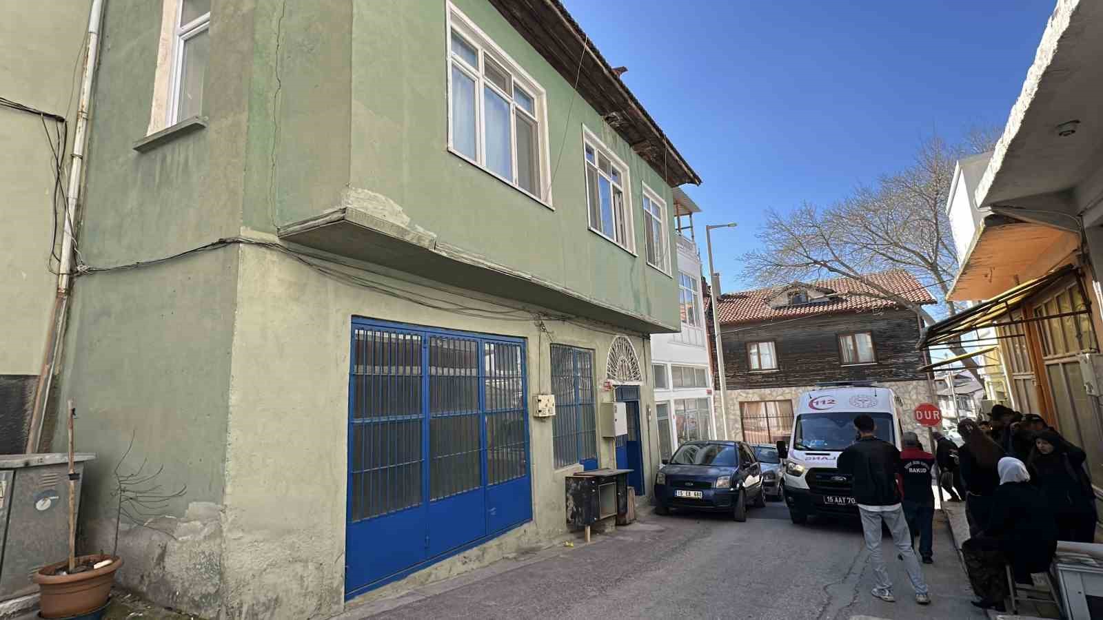 Yaşlı kadının ölümü açık kalan pencereyle ortaya çıktı
