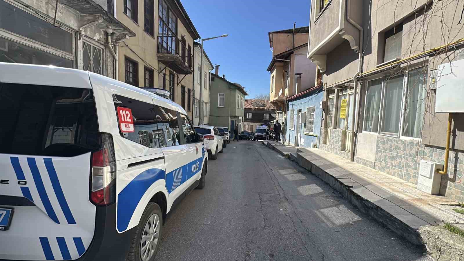 Yaşlı kadının ölümü açık kalan pencereyle ortaya çıktı
