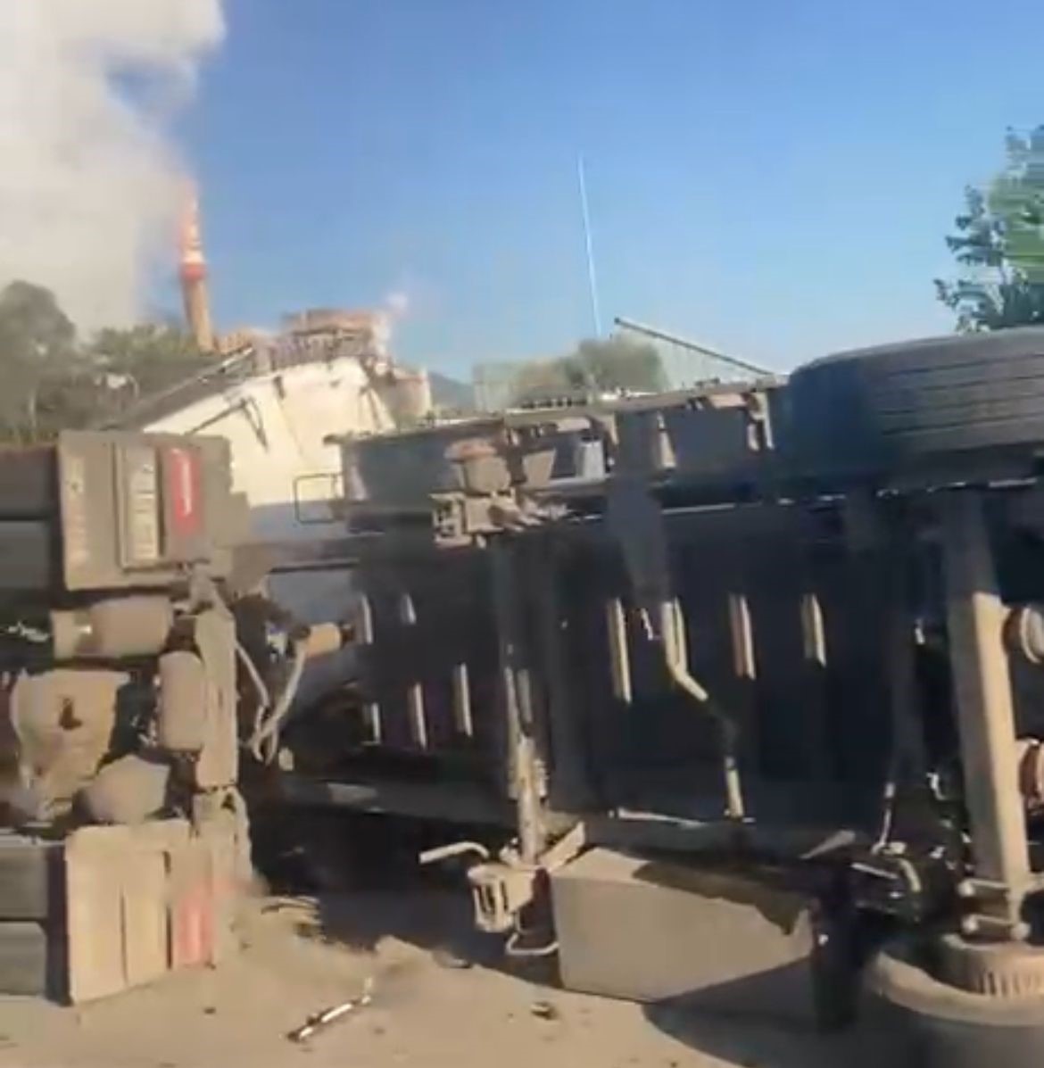 Yatağan’da kömür yüklü kamyon devrildi: 1 yaralı
