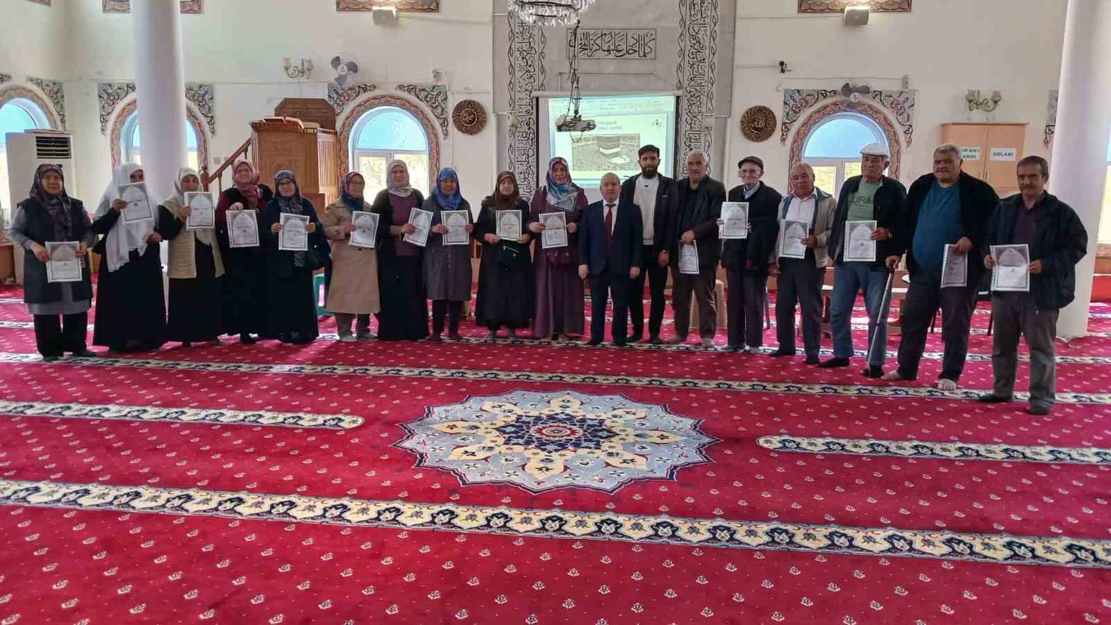 Yatağan’da kutsal topraklara gidecek hacı adayları için hac hazırlık semineri düzenlendi
