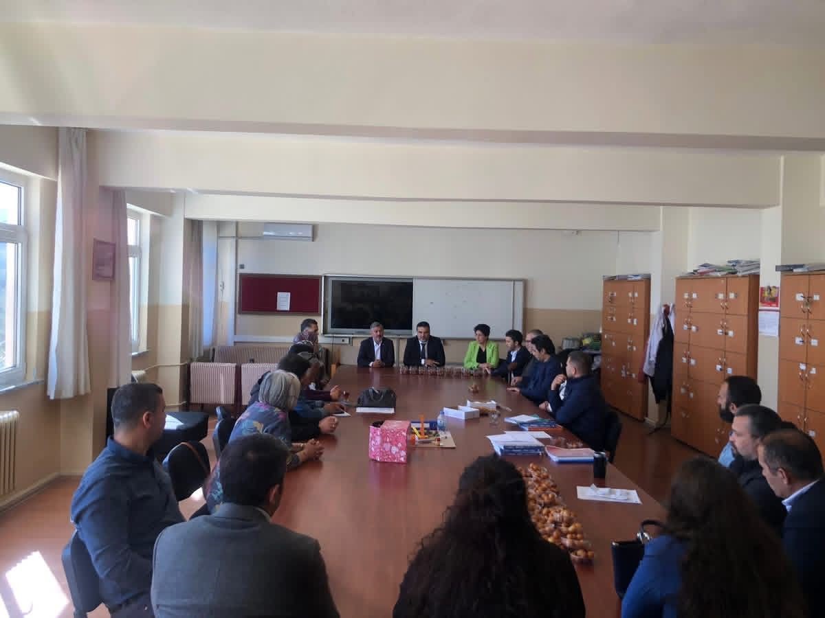 Yatağan’da şehit öğretmen ve öğrenciler için lokma hayrı yapıldı
