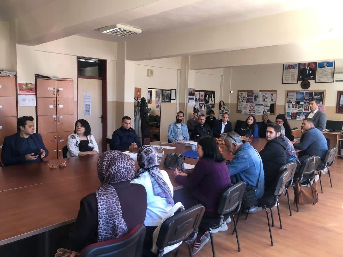 Yatağan’da şehit öğretmen ve öğrenciler için lokma hayrı yapıldı
