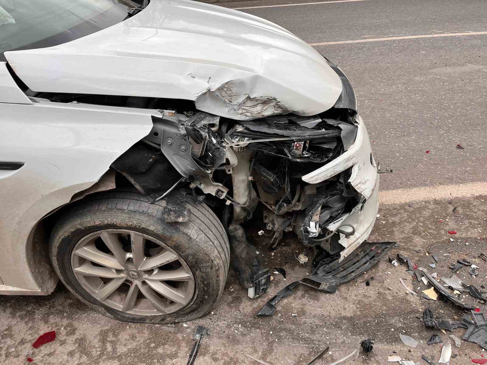 Yatağan’daki kazada üç araç hasar gördü
