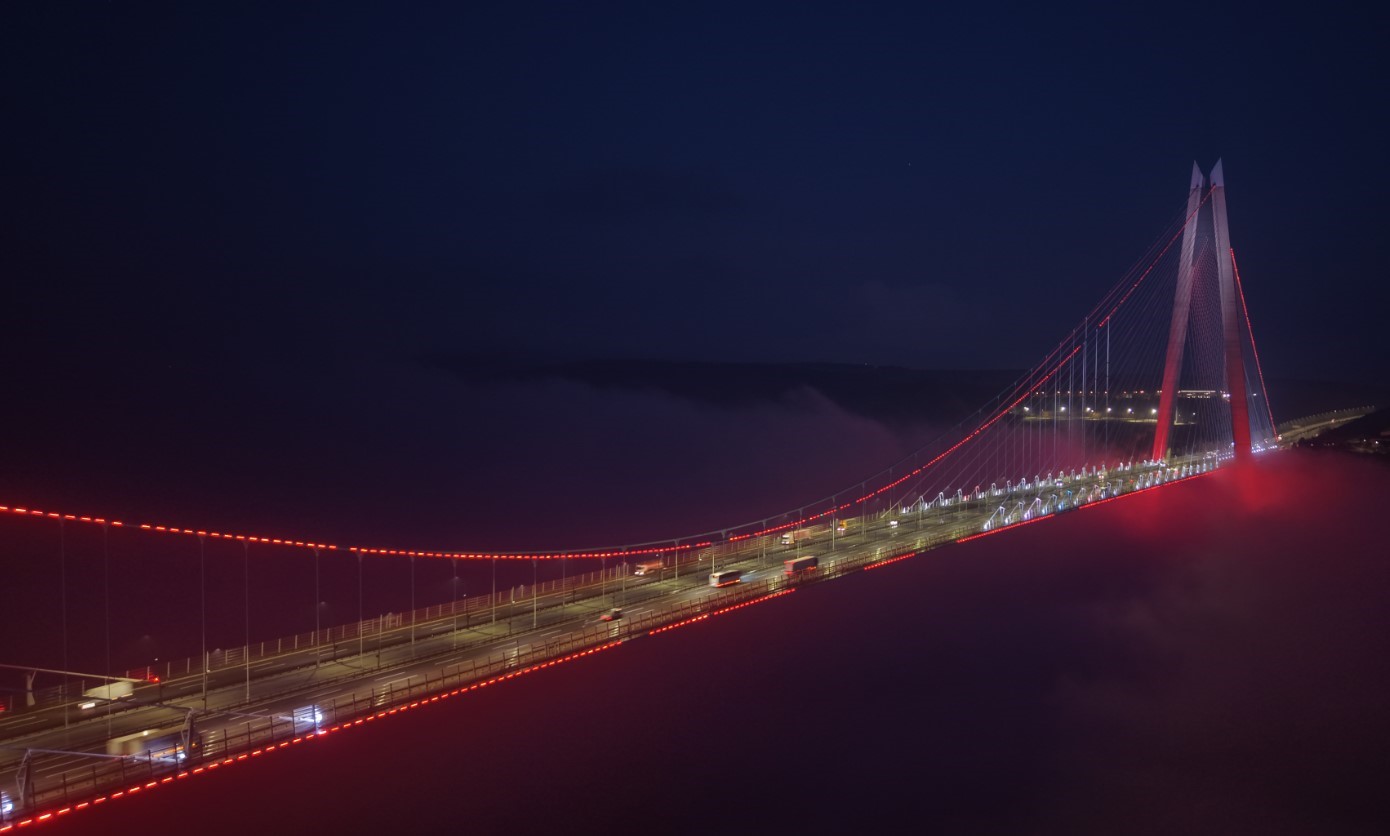 Yavuz Sultan Selim Köprüsü’nde sis manzarası mest etti
