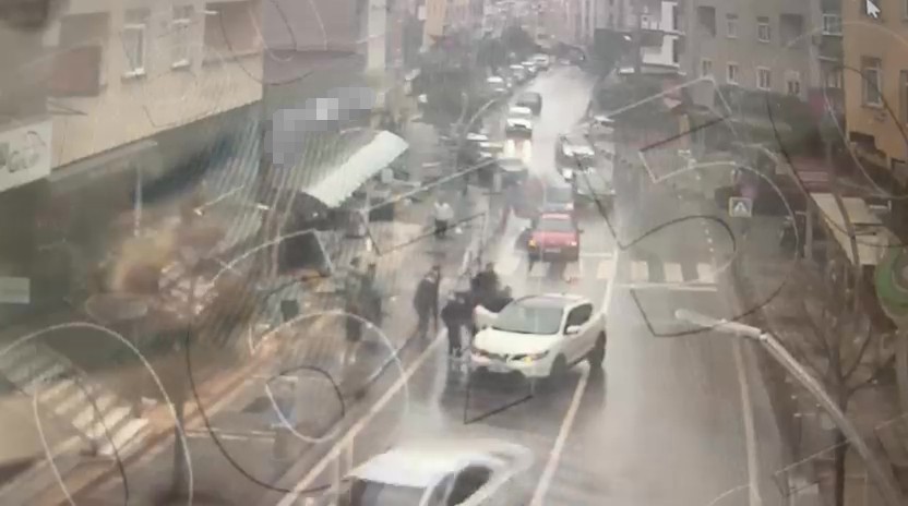 Yaya geçidinde otomobilin çarptığı kadının ölümüne ilişkin davada sanığa tahliye
Yaya geçidinde otomobilin çarptığı kadının ölümüne ilişkin davada sanığa tahliye