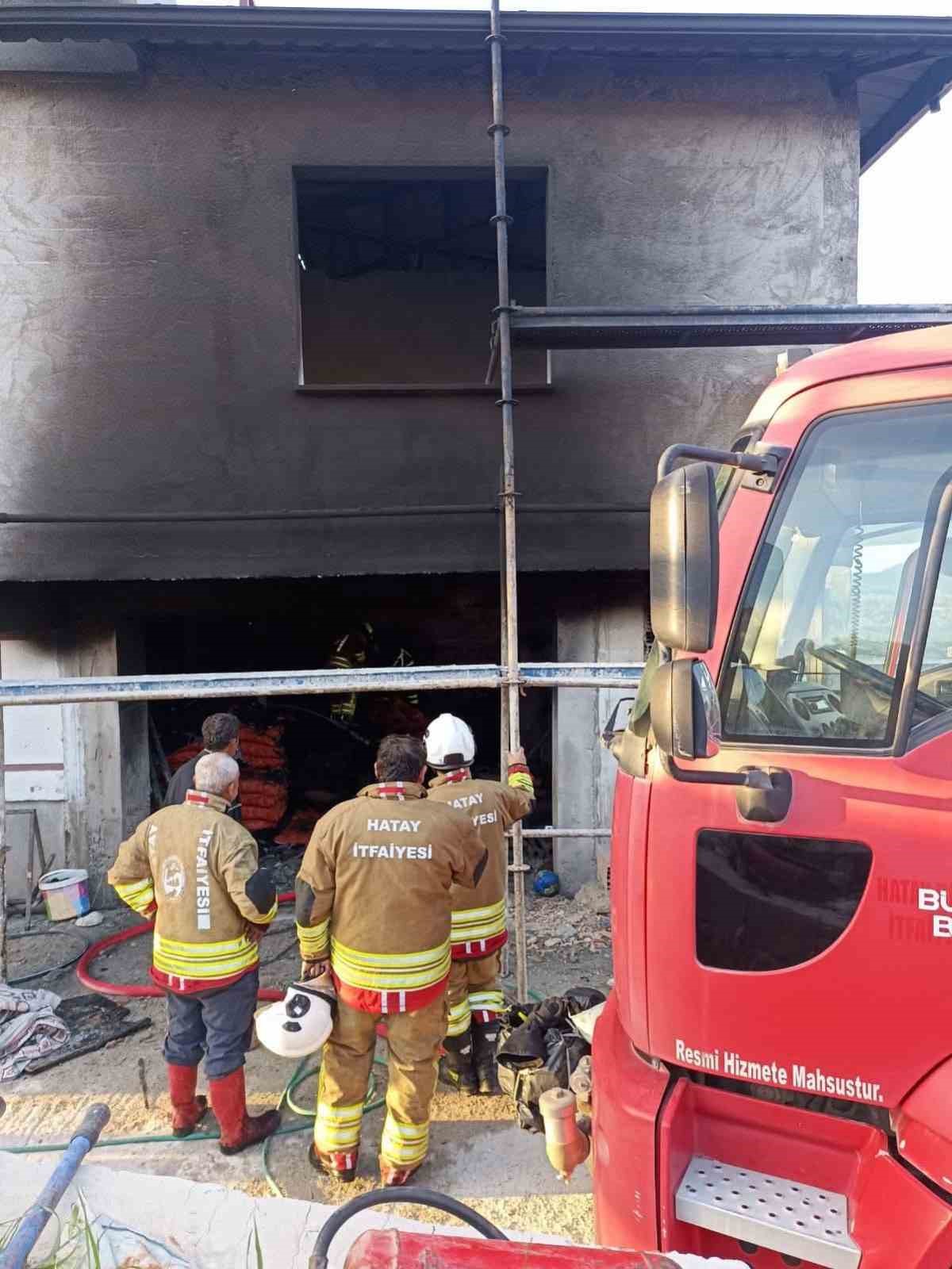 Yayladağı’nda müstakile evden alevler yükseldi
