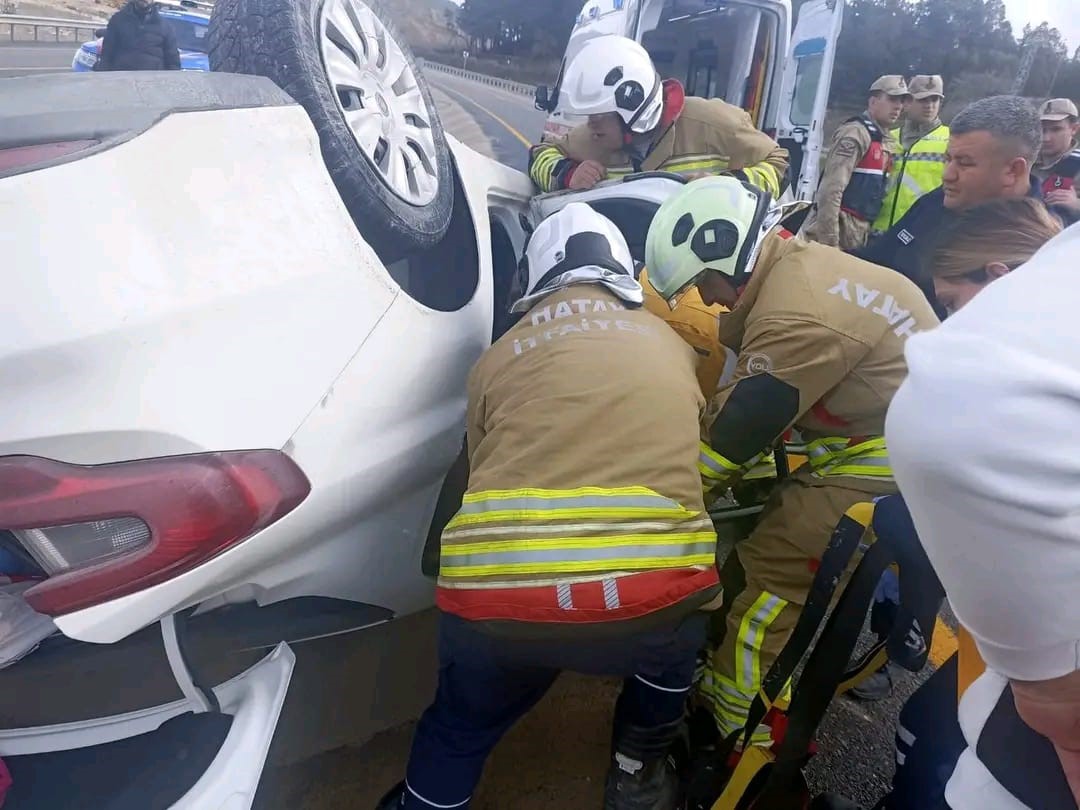 Yayladağı’nda takla atan otomobilin sürücüsü yaralandı
