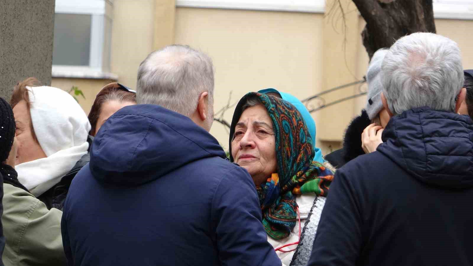Yazar Ahmet Turan Alkan Bursa’da toprağa verildi
Yazar Ahmet Turan Alkan Bursa’da toprağa verildi