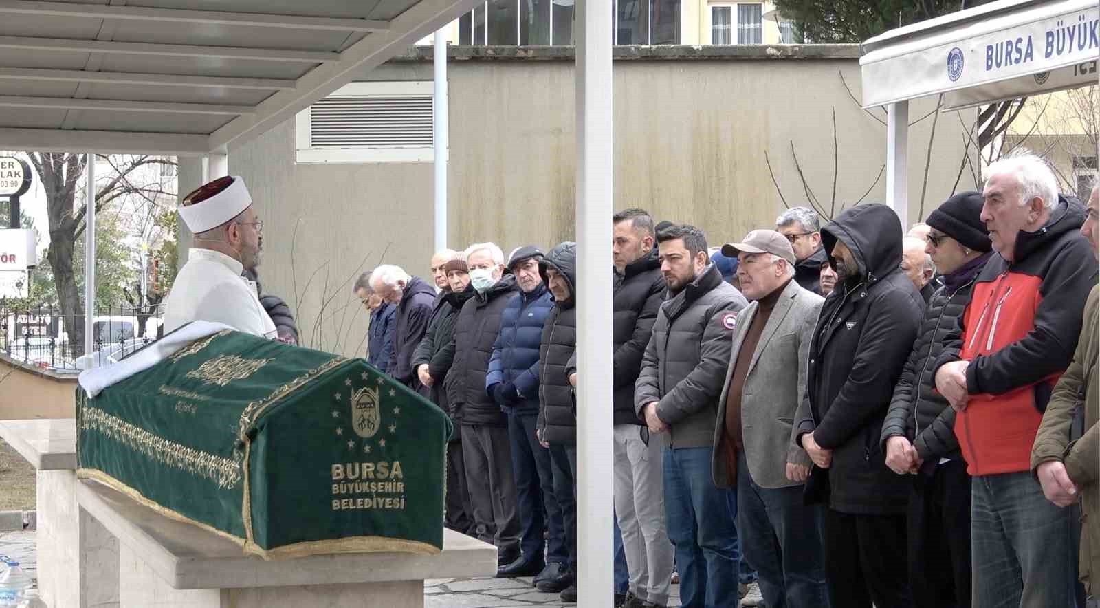 Yazar Ahmet Turan Alkan Bursa’da toprağa verildi
Yazar Ahmet Turan Alkan Bursa’da toprağa verildi