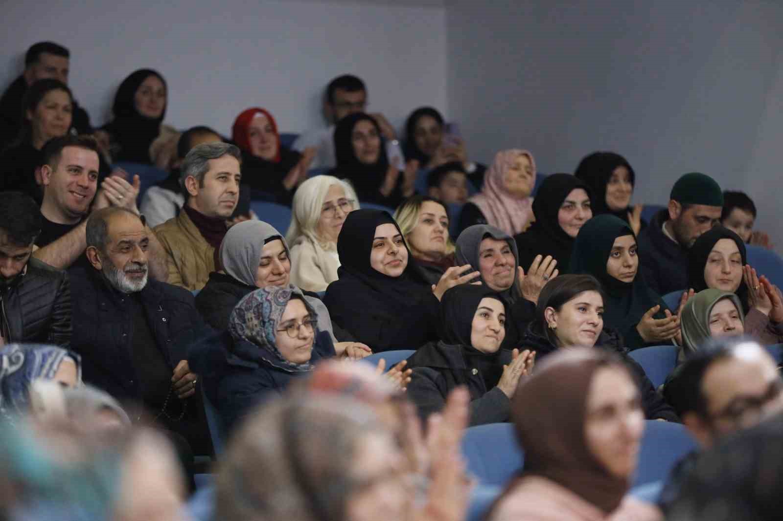 Yazar Hayati İnanç, Körfez’de vatandaşlarla buluştu
